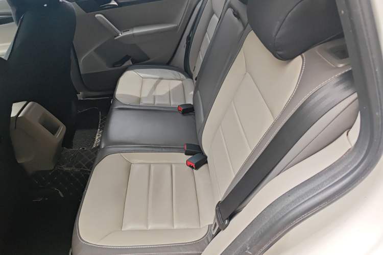 Used Volkswagen Gran Lavida 2013 1.6L Manual Comfort Model Left Rear Seat