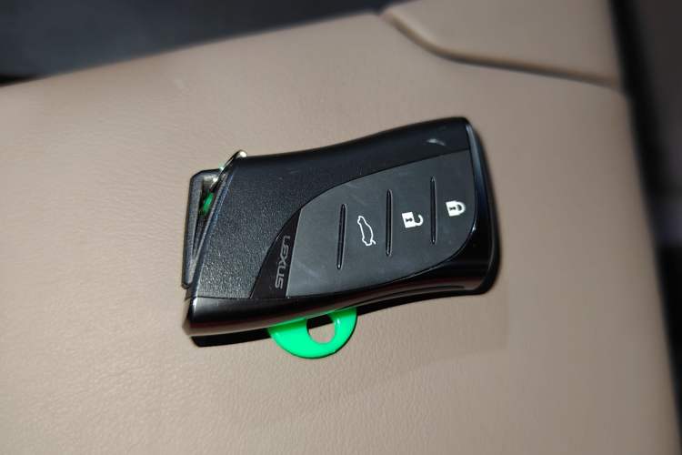 Used Lexus ES 2023 200 Excellence Edition
