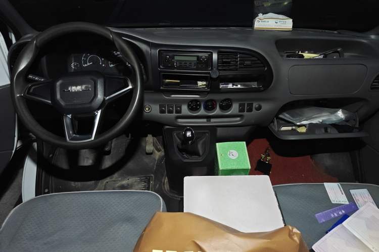 Used JMC Transit 2019 2.8T Commercial Version Long Wheelbase High Roof 6-Seater Rear Single Tire China VI Emission Standard – JX493
