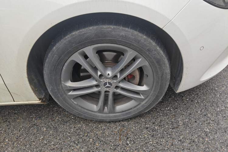 Used Mercedes-Benz B-Class 2020 B 200 Sport Edition Right Front Wheel Hub