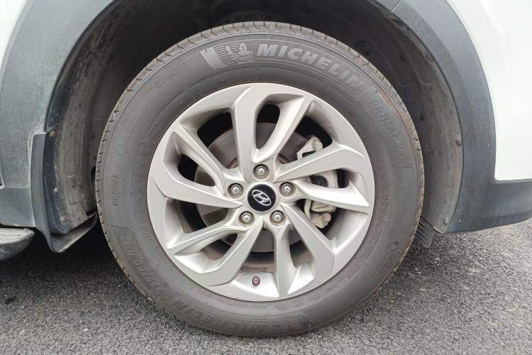 Used Hyundai Tucson 2018 1.6T Dual-Clutch Two-Wheel Drive 15th Anniversary Special Edition
