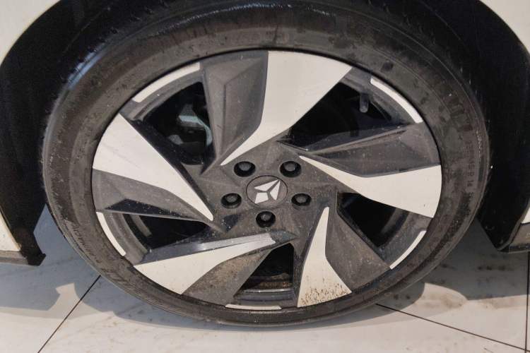 Used Lingxi L 2024 Player No. 1 Edition Left Front Wheel Hub