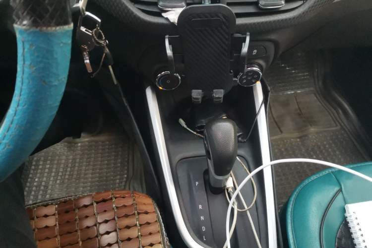 Used Chevrolet Cavalier 2022 325T Automatic Enjoyment Edition Gear Lever