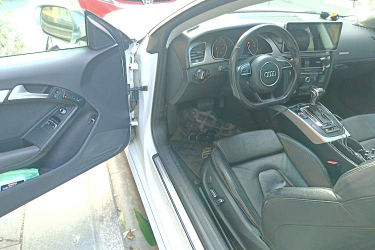 Used Audi A5 2014 Coupe 45 TFSI Driver Seat