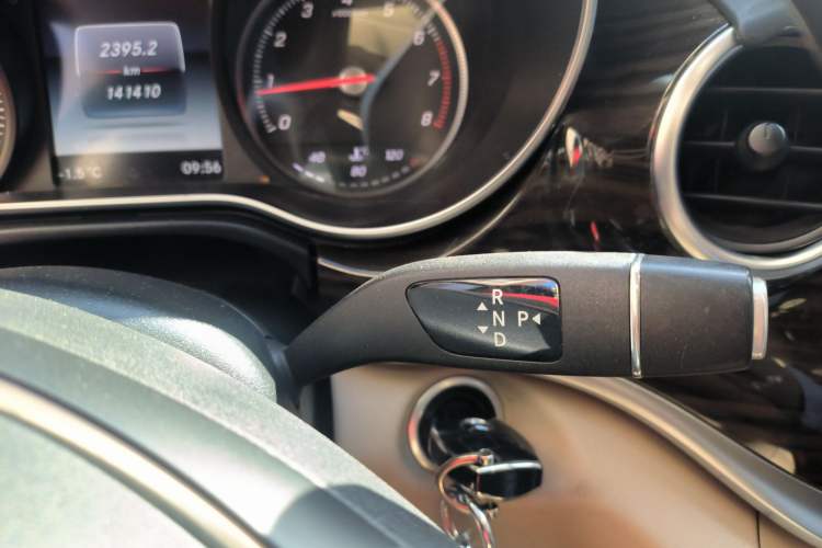 Used Mercedes-Benz V-Class 2016 V 260 Avantgarde Edition
