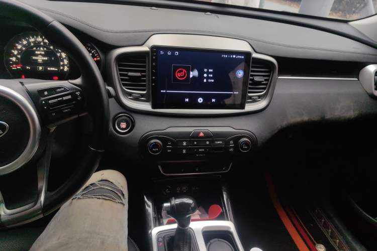 Used Kia Sorento 2015 Sorento L 2.4L Gasoline 4WD Elite Edition 7 Seats China IV Standard
