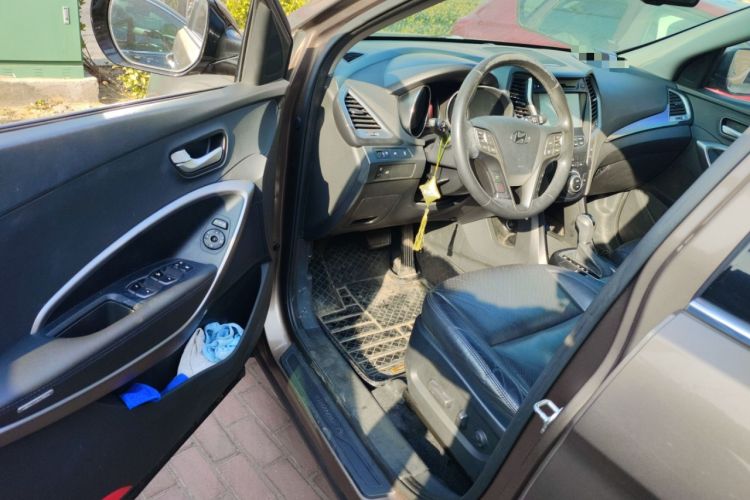 Used Hyundai Santa Fe 2015 2.4L Automatic Two-Wheel Drive Smart Version 5 Seats