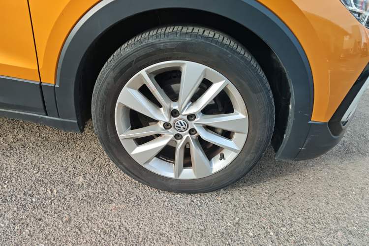 Used Volkswagen T-Cross 2019 280TSI DSG Comfort Edition Right Front Wheel Hub