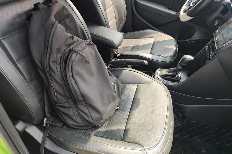 Used Volkswagen Polo 2014 1.6L Automatic Luxury Edition Right Front Seat