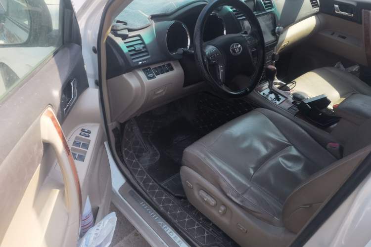 Used Toyota Highlander 2009 2.7L Two-Wheel Drive 7-Seater Supreme Edition
