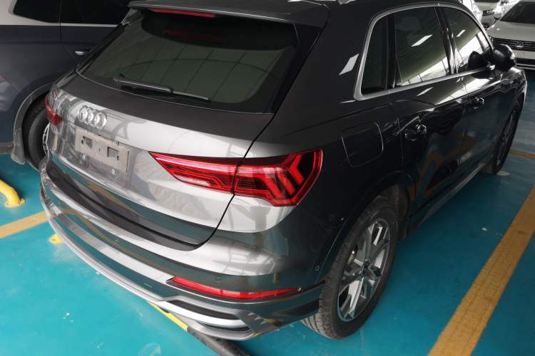 Used Audi Q3 2022 40 TFSI Fashion Dynamic Model
