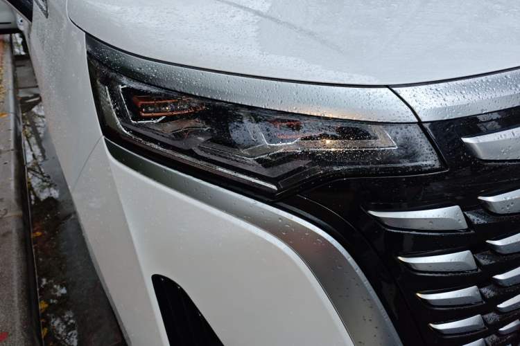 Used Denza D9 2022 DM-i 970 Four-Wheel Drive Prestige Model
