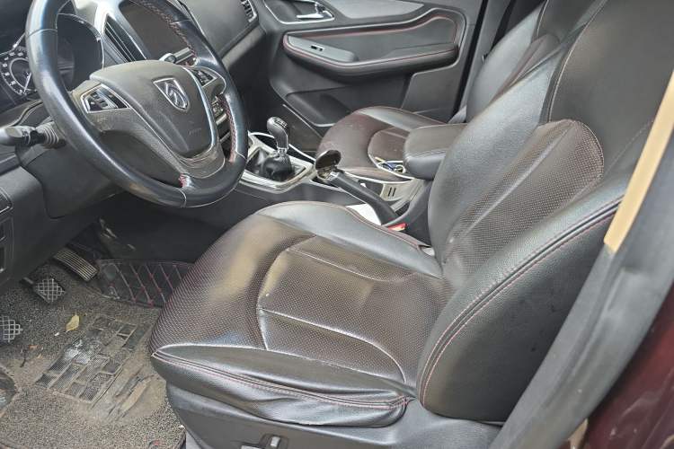 Used Baojun 560 2015 1.8L manual luxury version