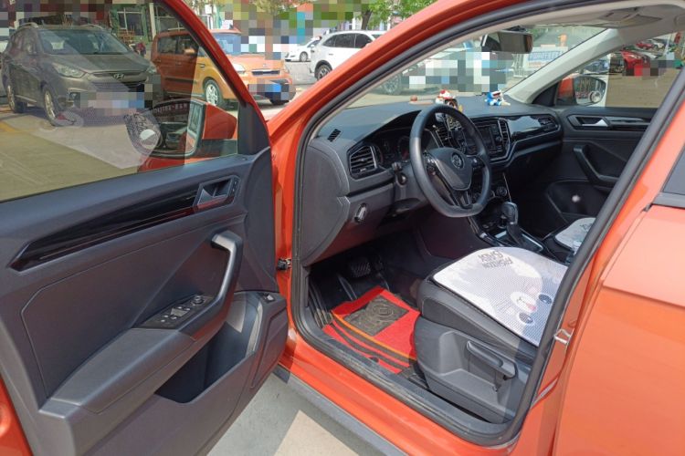 Used Volkswagen T-ROC 2018 280TSI DSG Two-Wheel Drive Comfort Version China VI Standard
