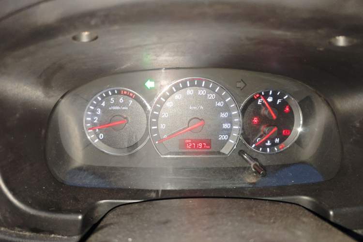 Used Changan Alsvin V3 2012 1.3L Manual Luxury Version China IV Standard