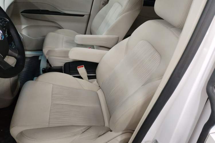 Used Buick GL8 2023 ES Lu Zun Comfort Model
