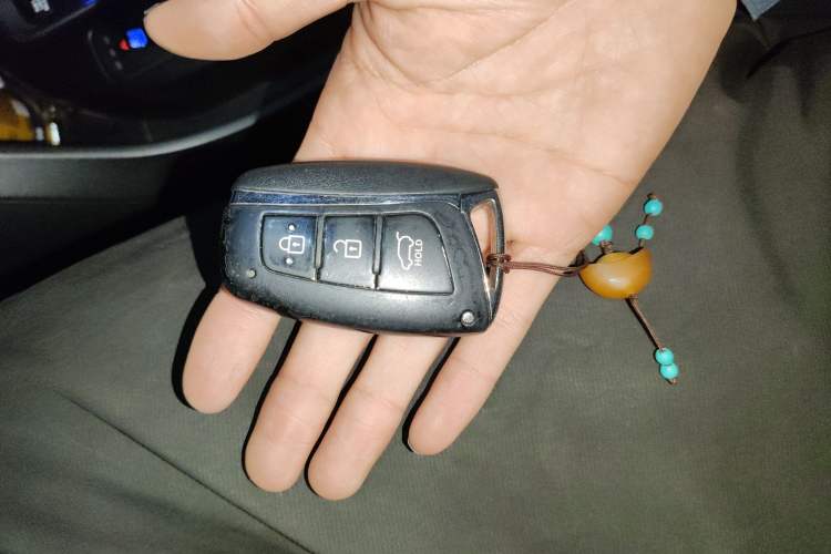 Used Hyundai Santa Fe Classic 2013 3.0L 4x4 Premium Edition 7-Seater Euro IV
