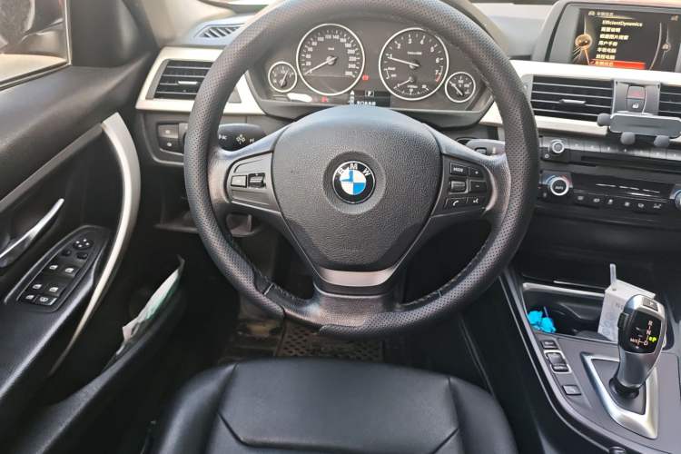 Used BMW 3 Series 2015 320Li Luxury Edition Fashion Model
