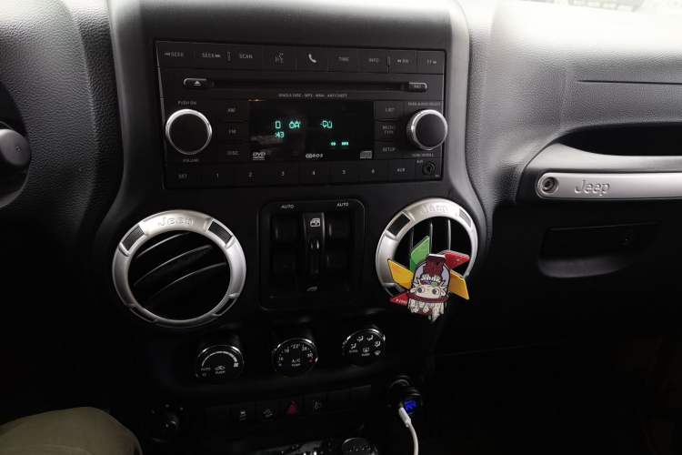 Used Jeep Wrangler 2014 3.0L Sahara Four-Door Edition
