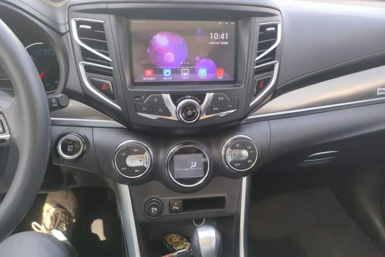 Used BYD Song 2016 Gaishi Edition 1.5TID Automatic Luxury Model Audio And AC Panel