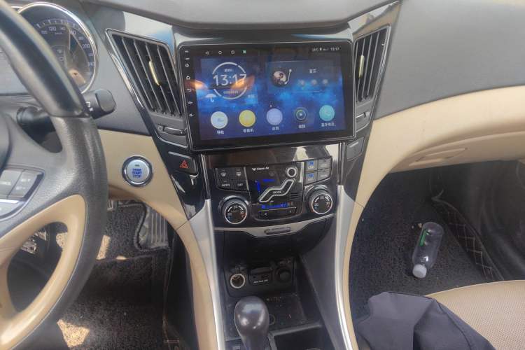 Used Hyundai Sonata 2011 2.0L Automatic Prestige Edition Audio And AC Panel