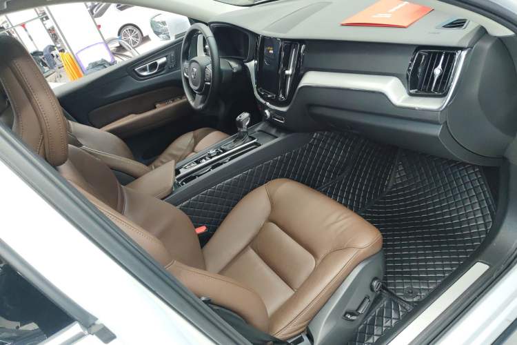 Used Volvo XC60 2019 T5 4x4 Smart Edition China VI Standard
