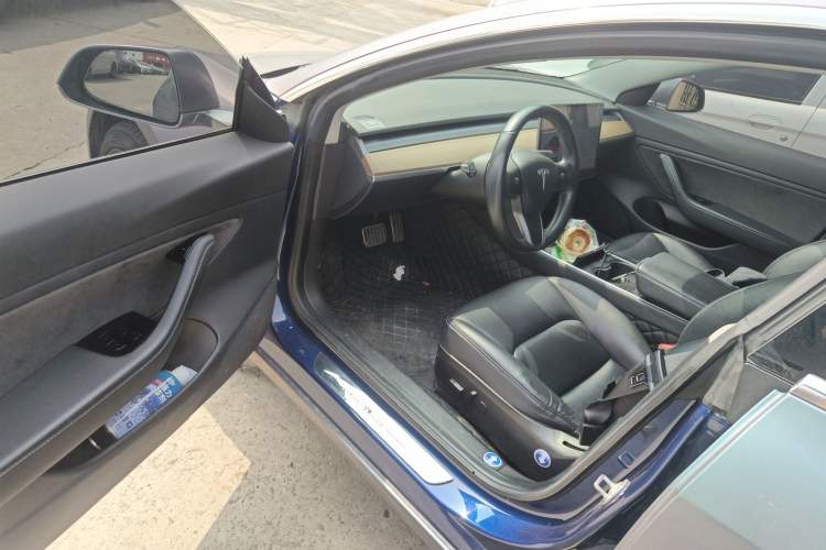 Used Tesla Model 3 2019 Long-Range Rear-Wheel-Drive Version