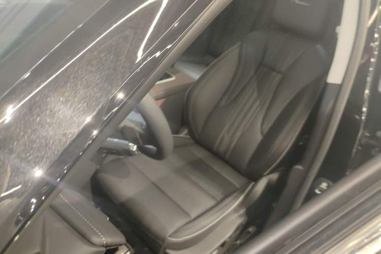 Used Buick Envision 2025 Encore Plus Four-Wheel Drive Avenir
