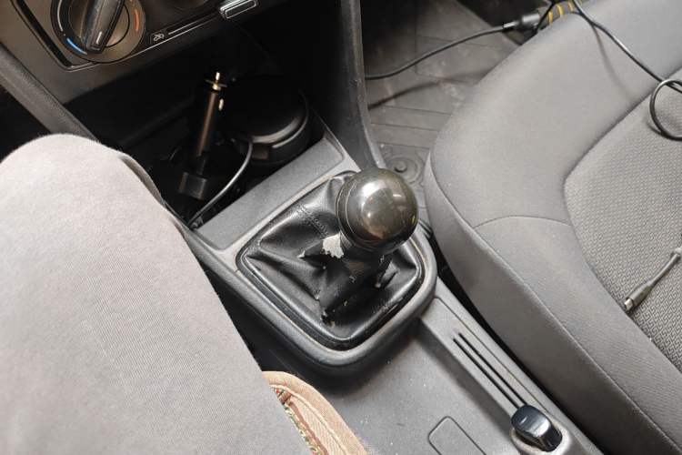 Used Volkswagen Santana 2015 1.6L Manual Fashion Edition