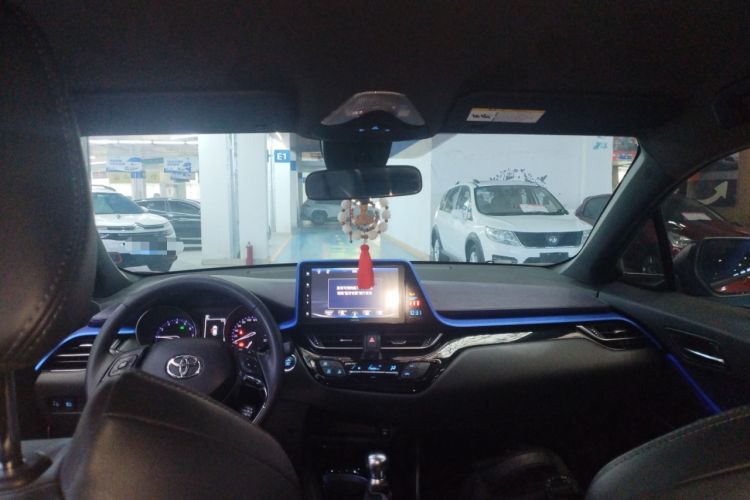 Used Toyota IZOA 2018 2.0L Yichi Version China VI Standard Headliner