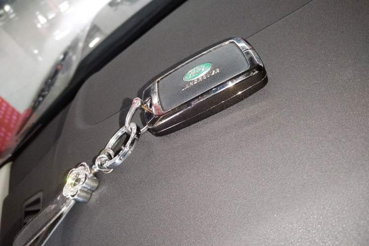 Used Land Rover Range Rover Evoque 2023 Aurora L 249 PS Collins Antique Bronze Special Edition
