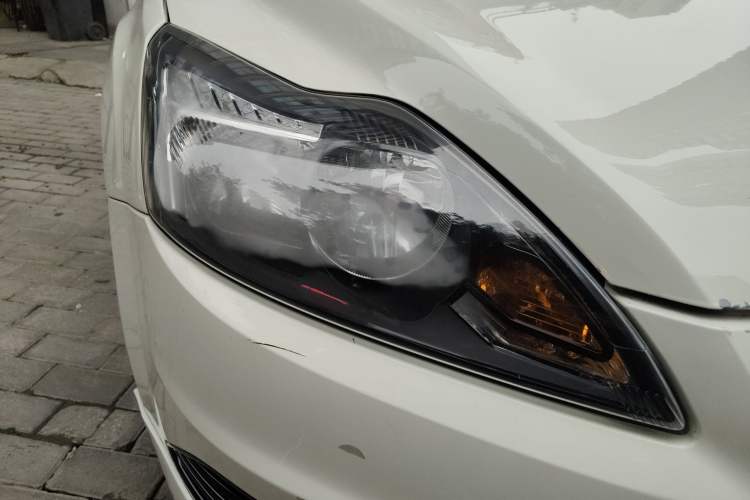 Used Ford Focus 2013 Hatchback Classic 1.8L Automatic Fashion Edition Right Front Headlight