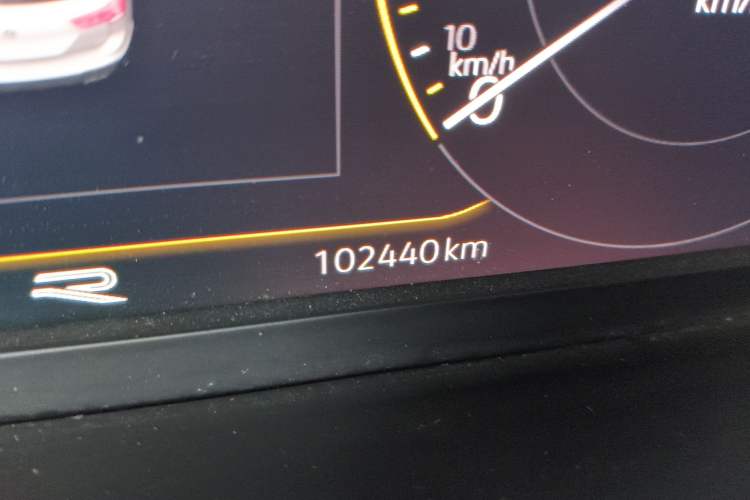 Used Volkswagen Tiguan L 2022 380TSI Automatic All-Wheel Drive R-Line Enhanced Comfort 7-Seater Odometer Close Up