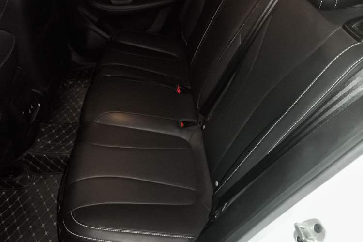 Used Roewe i5 2020 1.5L Automatic 4G Connect Luxury Flagship Edition
