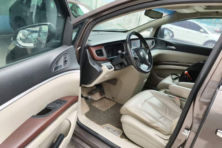 Used Buick GL8 2015 2.4L Luxury Business Premium Edition Driver Seat