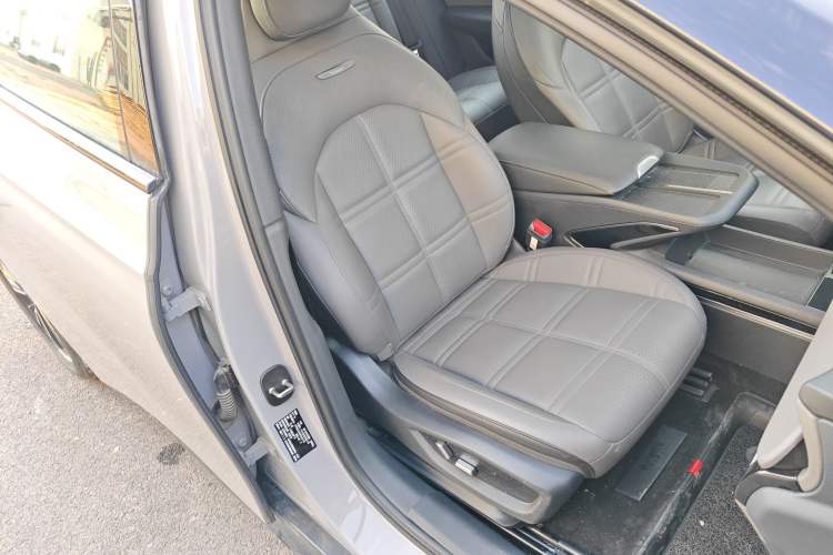 Used Hongqi EH7 2024 690 Pro
