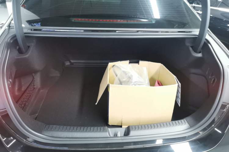 Used Mercedes-Benz E-Class 2025 Facelift E 300 L Luxury Edition