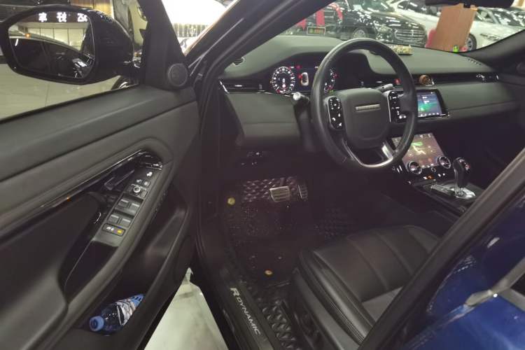 Used Land Rover Range Rover Evoque 2020 249 PS R-DYNAMIC SE Sport Technology Edition
