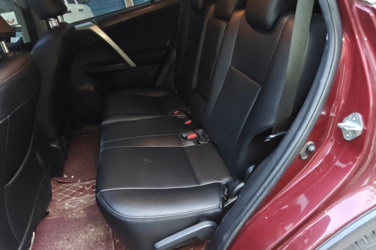 Used Toyota RAV4 2016 2.0L CVT Two-Wheel Drive Fashion Edition China V Standard Left Rear Seat