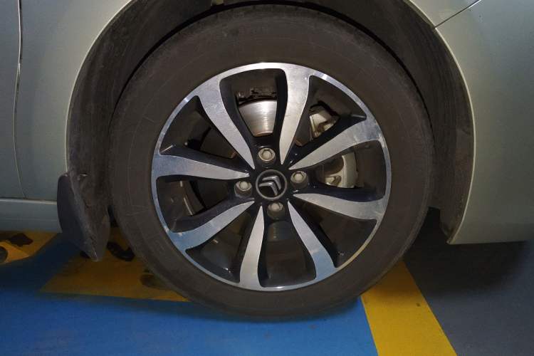 Used Citroen C4 Sega 2016 1.6L Manual Luxury Model
