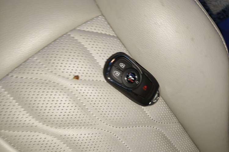 Used Buick GL8 2021 Land Cruiser Executive Class 652T Comfort Model
