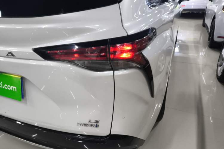 Used Toyota SIENNA 2023 2.5L Hybrid Comfort Edition Right Rear Taillight