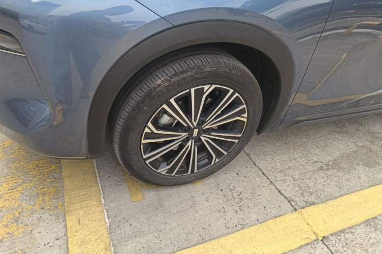 Used Geely Galaxy Galaxy Xingjian 7 EM-i 2025 120km Flagship Edition
