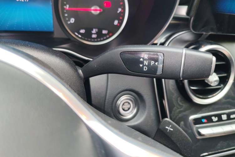 Used Mercedes-Benz C-Class 2019 C 180 L Fashion Edition Sport Version Gear Lever