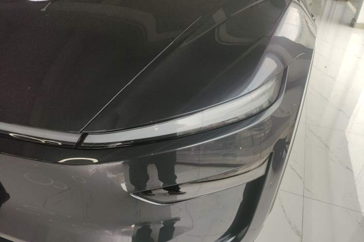 Used Tesla Model Y L 2025 Model Long-Range All-Wheel-Drive Version