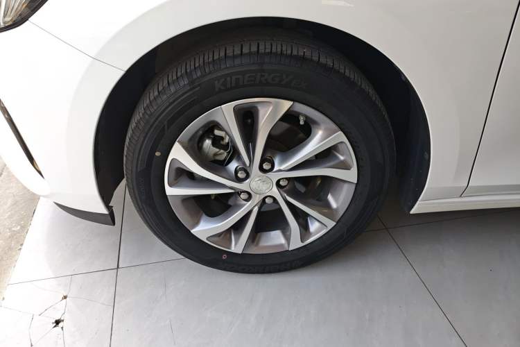 Used Buick Verano 2023 Pro Enjoyment Edition Left Front Wheel Hub