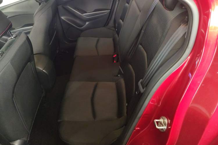 Used Mazda 3 Axela 2014 Sedan 1.5L Automatic Luxury Model