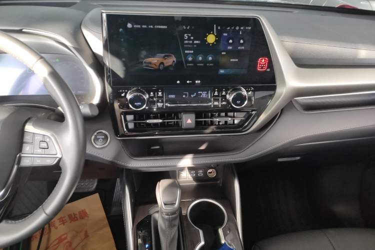 Used Toyota Highlander 2024 2.5L Smart Electric Hybrid Dual-Engine Four-Wheel Drive Prestige Version – 7 Seats