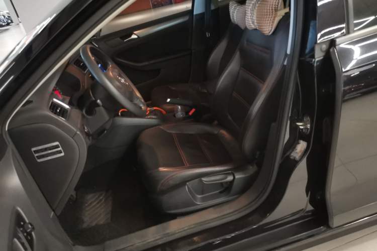 Used Volkswagen Sagitar 2014 1.6L Automatic Fashion Model Left Front Seat