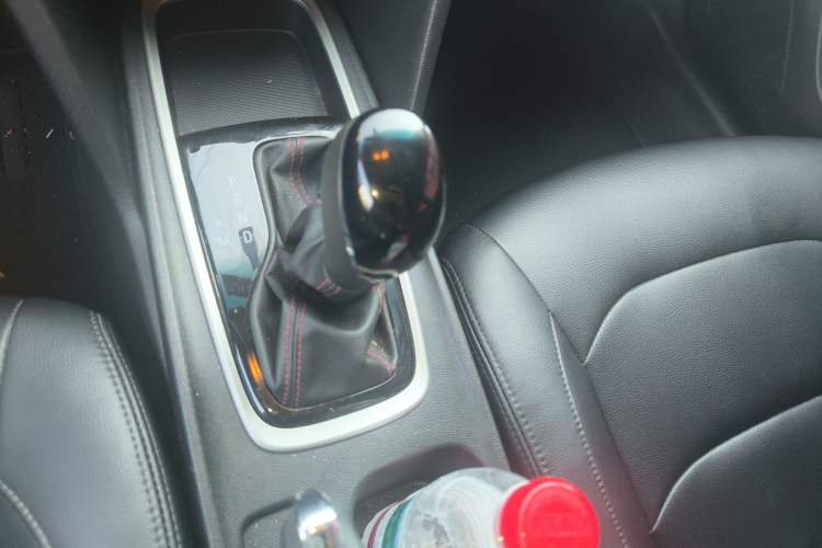 Used Chevrolet Monza 2019 Redline 320T Dual-Clutch Joyful Edition China VI Standard Gear Lever